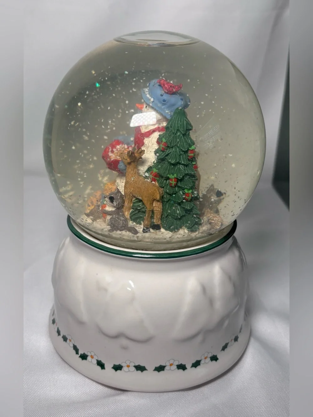 Pfaltzgraff Perennials Snow Village Musical Snow Globe Frosty the Snowman ☃️ ❄️